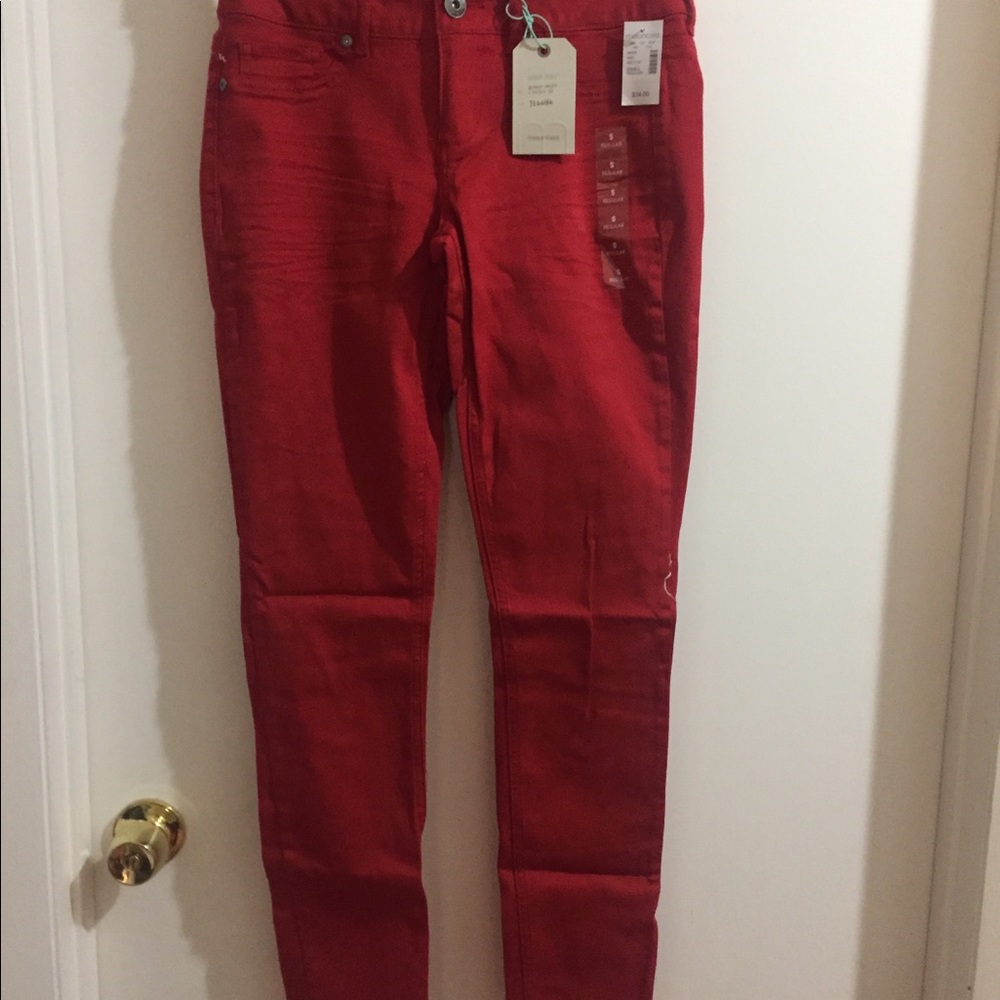Red jeggings